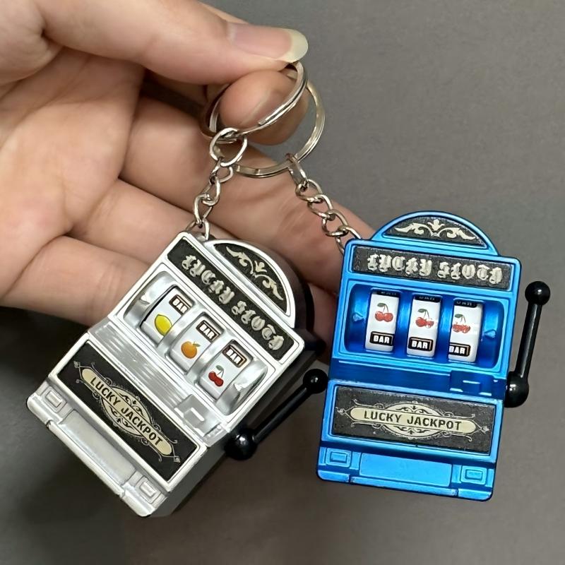 【F】Mini Slot Machine Key Chain - Arcade Game Jackpot recension och pris